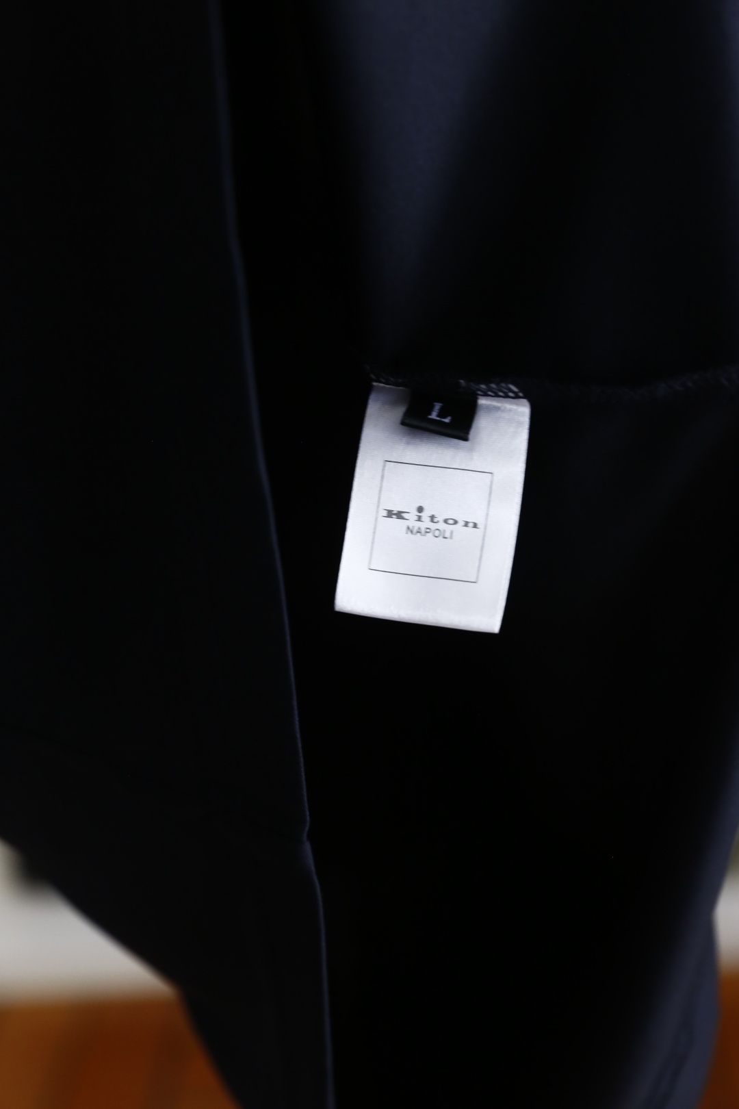 🔥kiton
2025夏季男士短袖👍🏼时尚经典圆领设计！胸前品牌字母LOGO搭配！高级定制百搭款式 任何