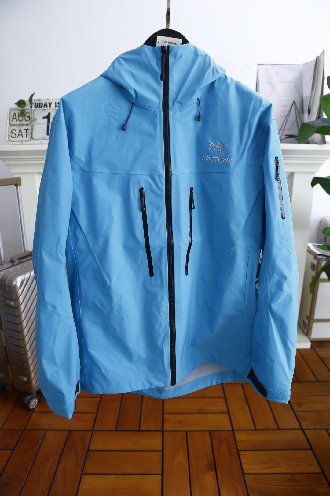 🔥始祖鸟/archaeoPteryx.
26早秋新品🆕时尚百搭男女同款冲锋衣！胸前采用品牌经典LOGO搭