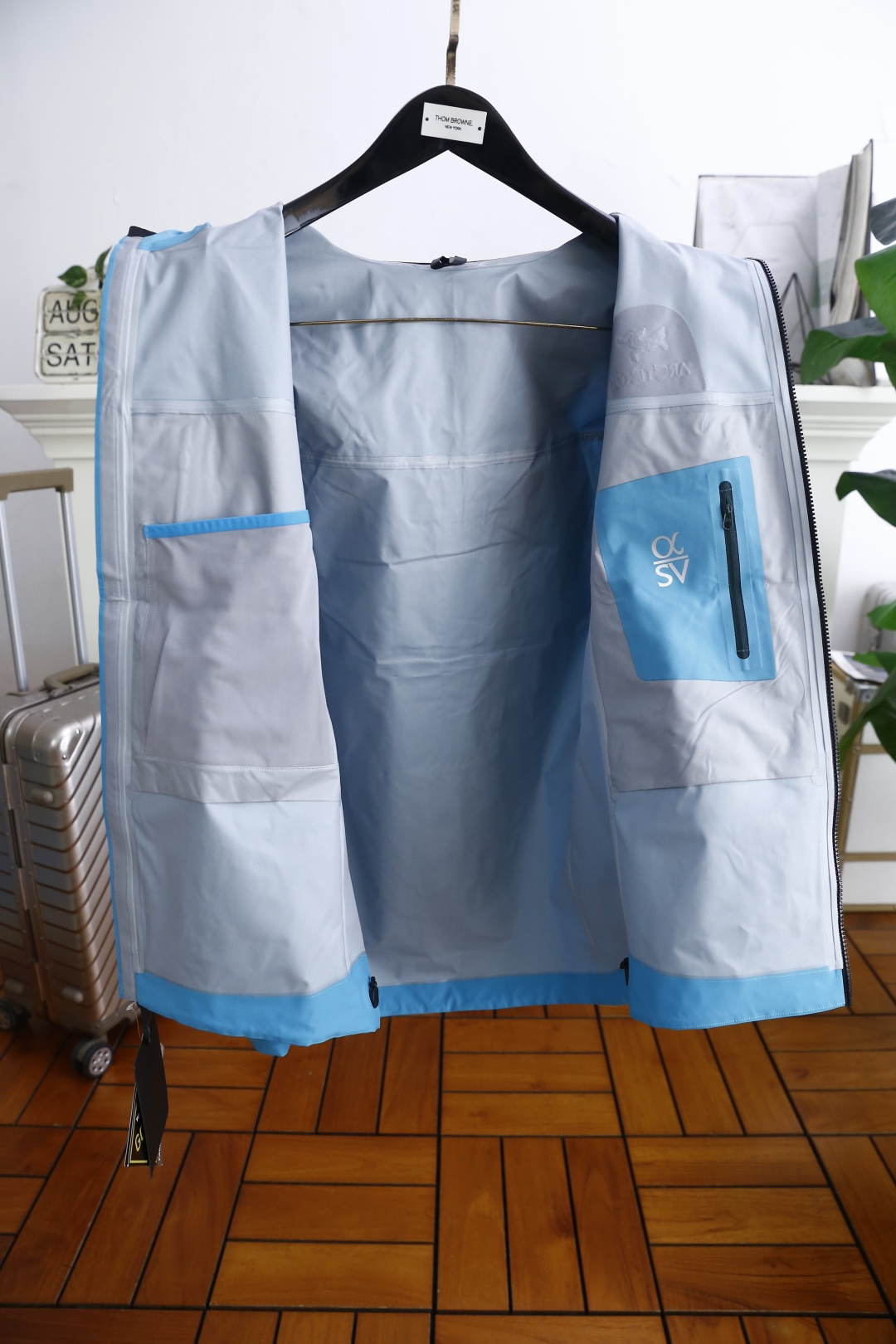 🔥始祖鸟/archaeoPteryx.
26早秋新品🆕时尚百搭男女同款冲锋衣！胸前采用品牌经典LOGO搭