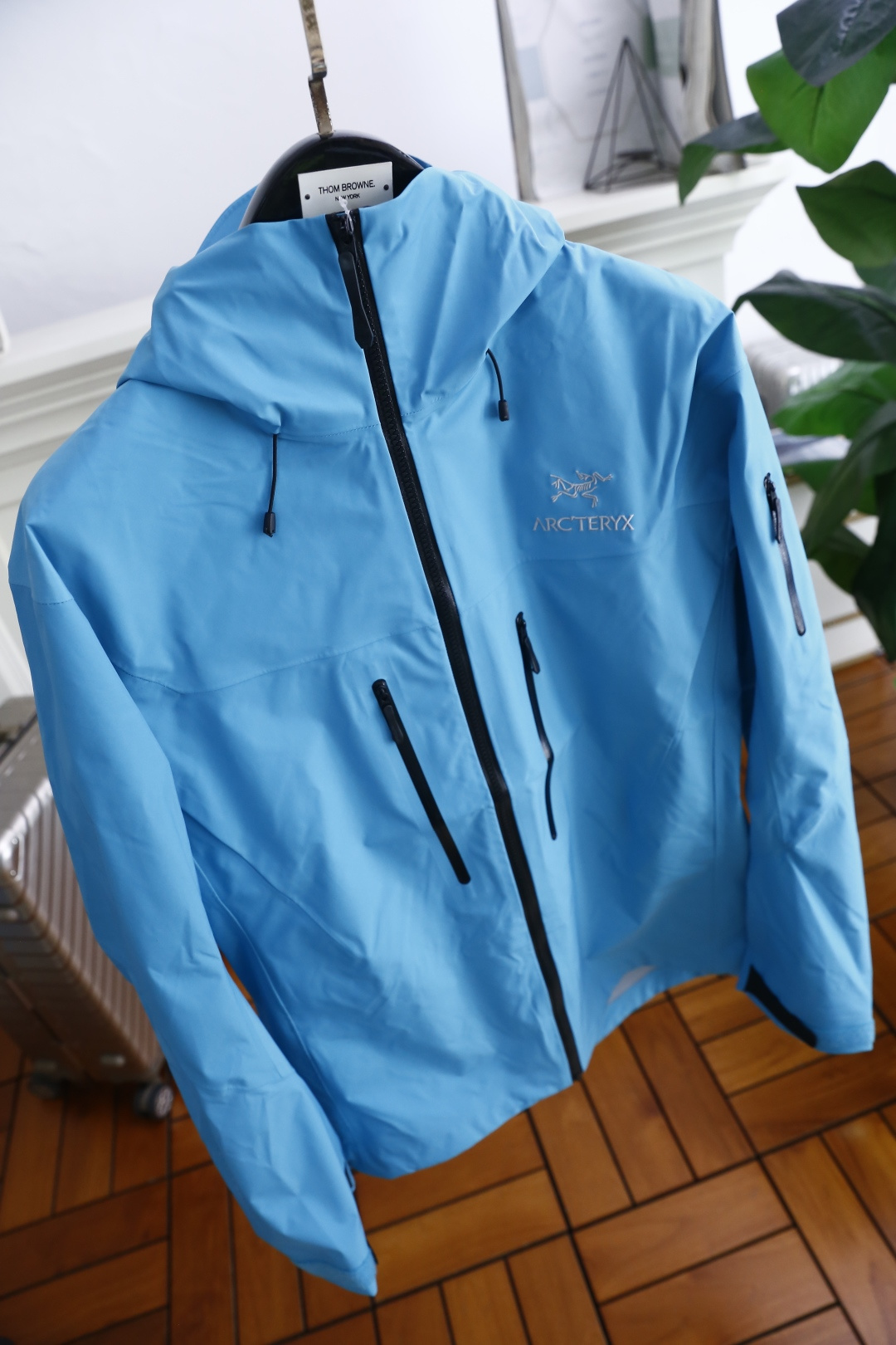 🔥始祖鸟/archaeoPteryx.
26早秋新品🆕时尚百搭男女同款冲锋衣！胸前采用品牌经典LOGO搭