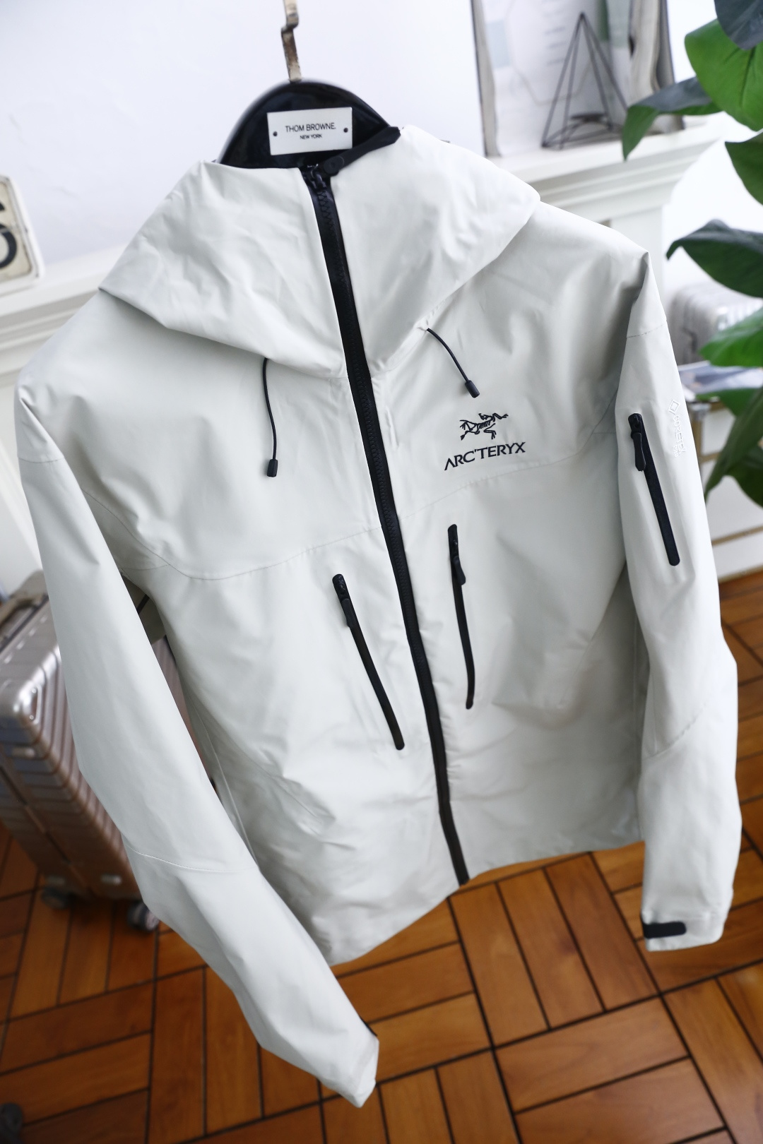 🔥始祖鸟/archaeoPteryx.
26早秋新品🆕时尚百搭男女同款冲锋衣！胸前采用品牌经典LOGO搭