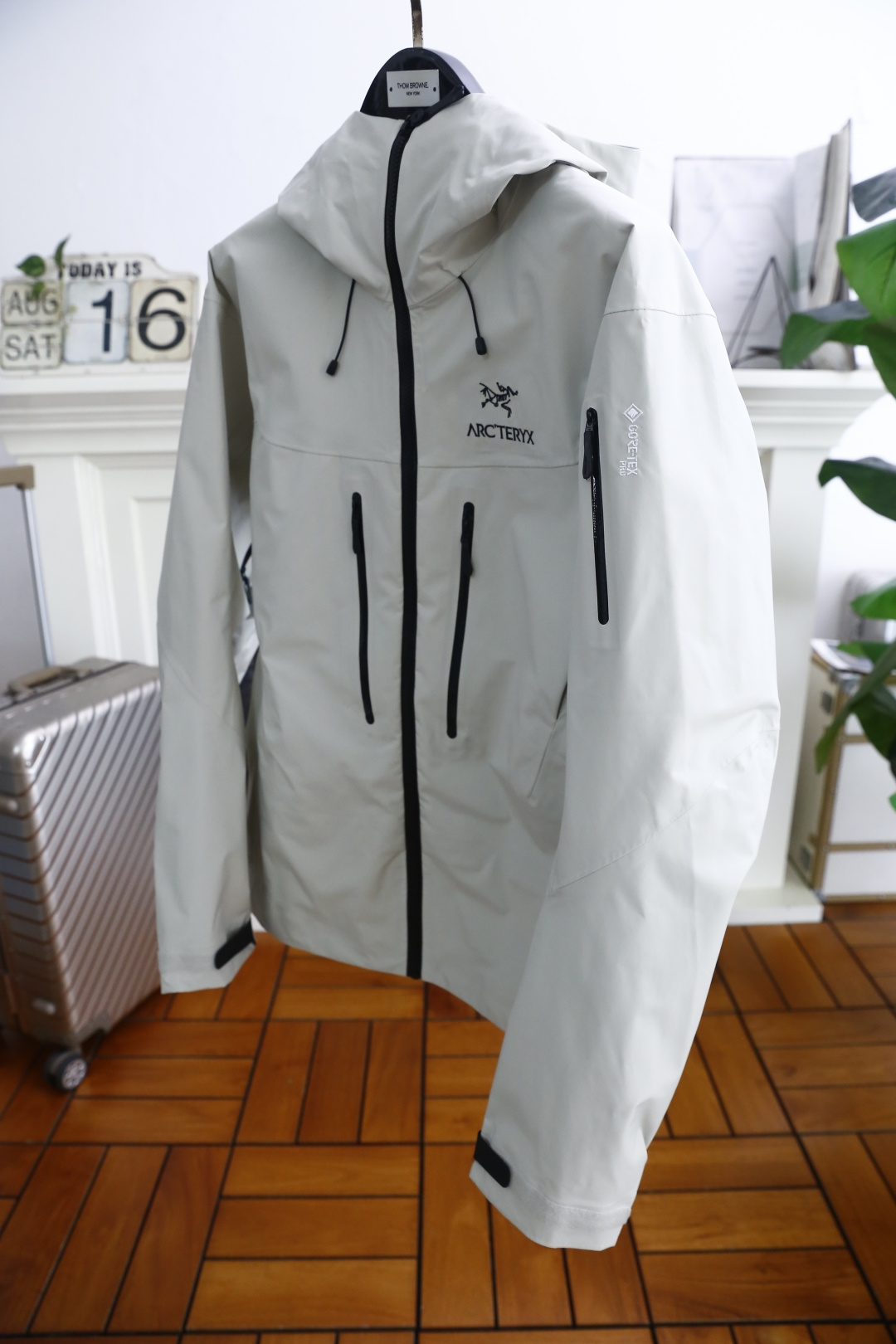 🔥始祖鸟/archaeoPteryx.
26早秋新品🆕时尚百搭男女同款冲锋衣！胸前采用品牌经典LOGO搭