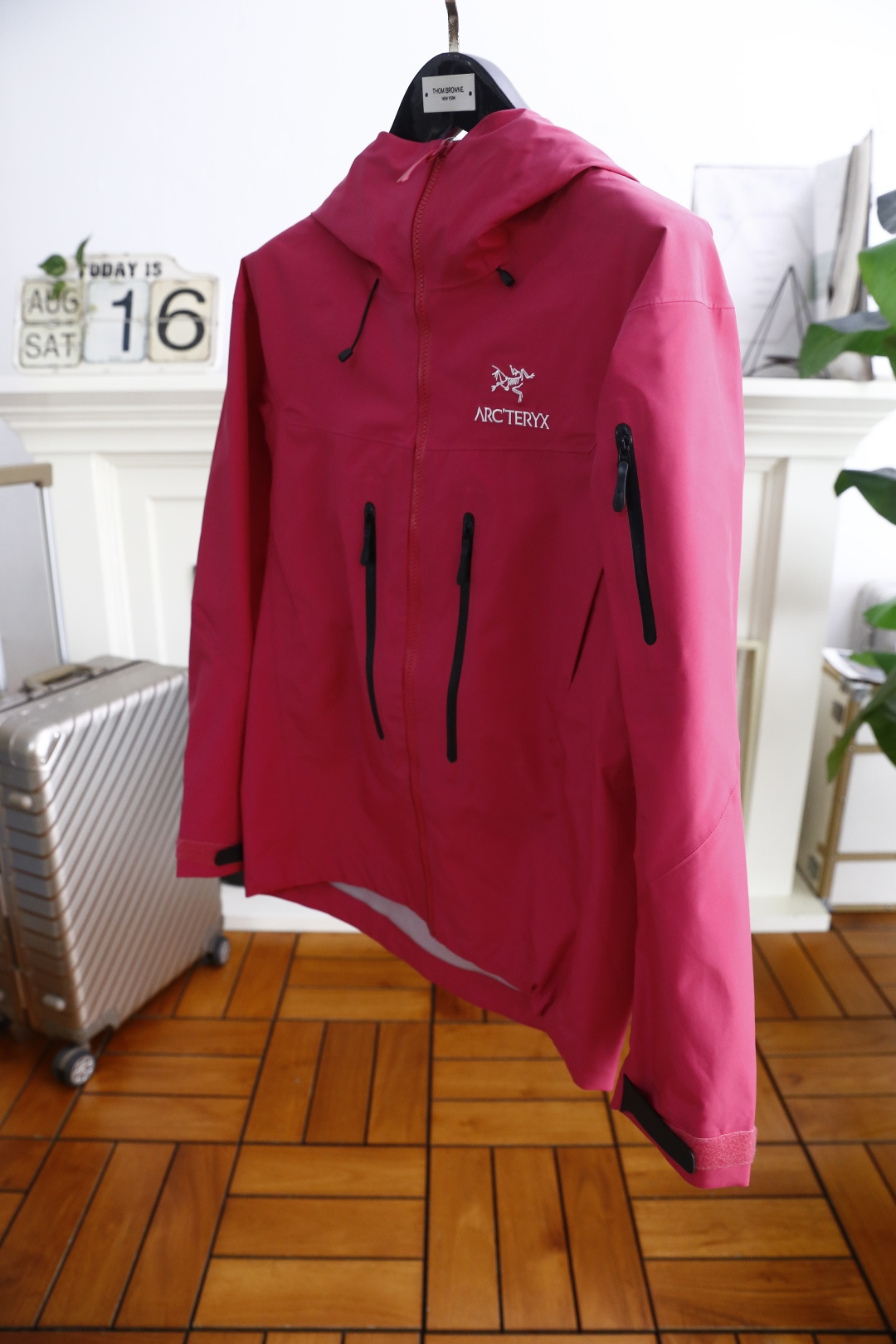 🔥始祖鸟/archaeoPteryx.
26早秋新品🆕时尚百搭男女同款冲锋衣！胸前采用品牌经典LOGO搭