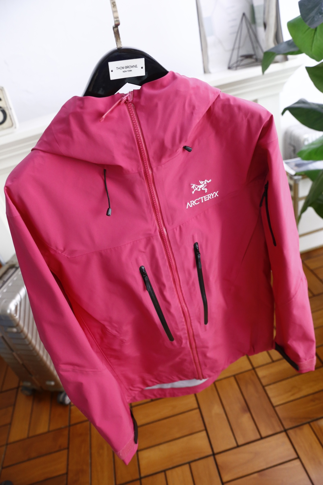 🔥始祖鸟/archaeoPteryx.
26早秋新品🆕时尚百搭男女同款冲锋衣！胸前采用品牌经典LOGO搭