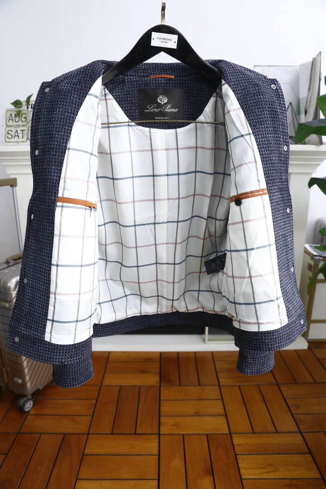 🔥lP🆕.
秋季🆕新款男士外套！奢华经典翻领款式，海外专柜同步 奢华经典品牌元素设计👍高级定制 任何人都