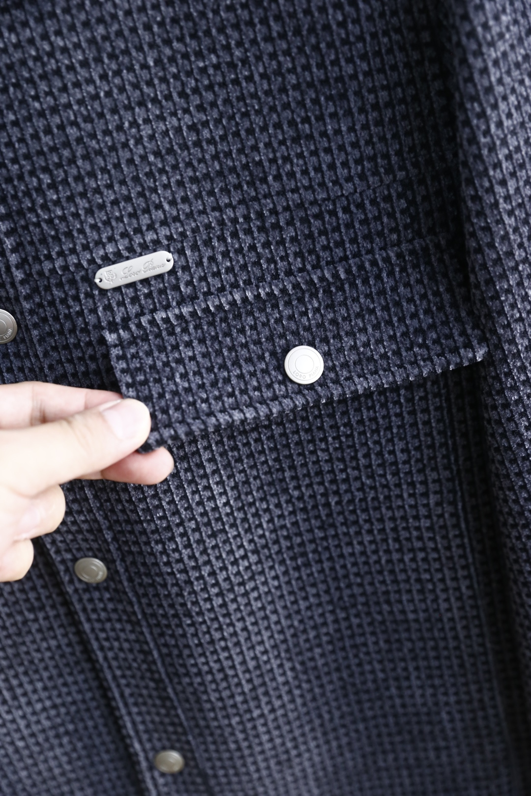 🔥lP🆕.
秋季🆕新款男士外套！奢华经典翻领款式，海外专柜同步 奢华经典品牌元素设计👍高级定制 任何人都