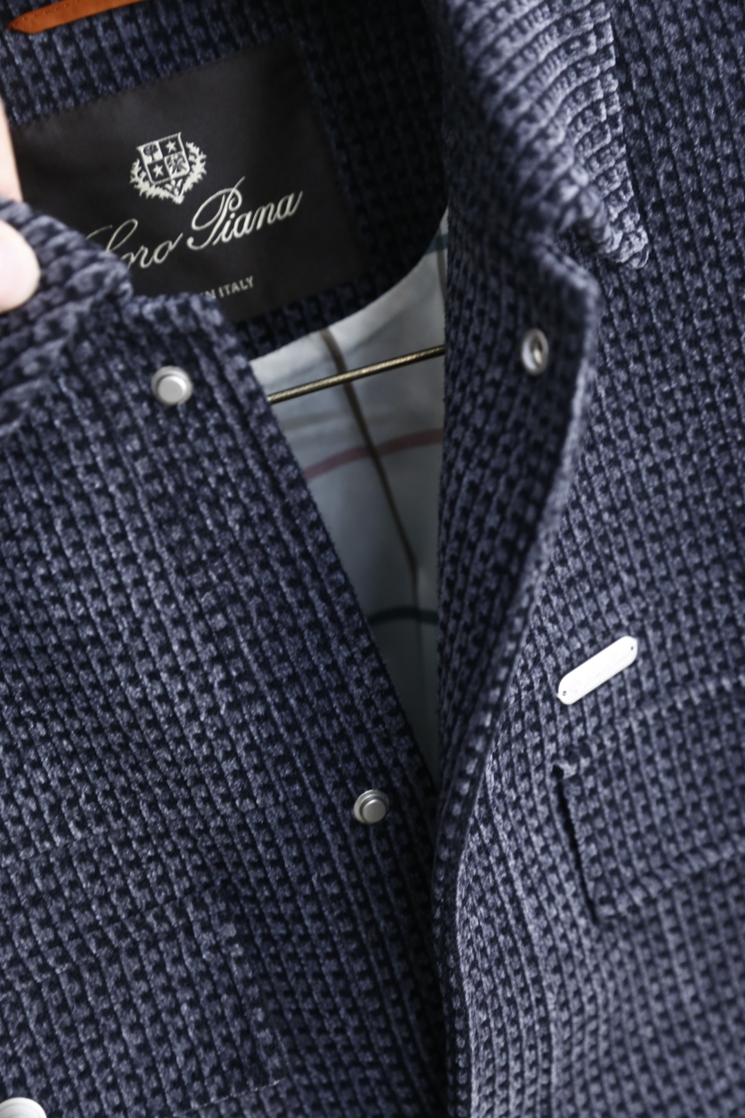 🔥lP🆕.
秋季🆕新款男士外套！奢华经典翻领款式，海外专柜同步 奢华经典品牌元素设计👍高级定制 任何人都