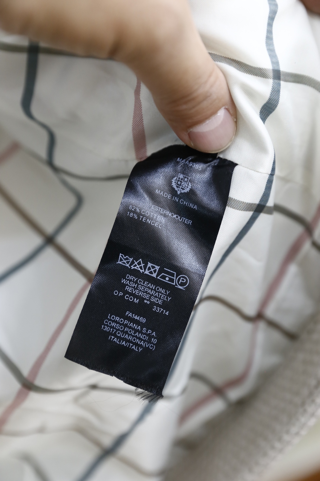 🔥lP🆕.
秋季🆕新款男士外套！奢华经典翻领款式，海外专柜同步 奢华经典品牌元素设计👍高级定制 任何人都