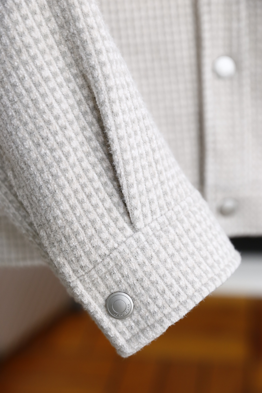 🔥lP🆕.
秋季🆕新款男士外套！奢华经典翻领款式，海外专柜同步 奢华经典品牌元素设计👍高级定制 任何人都