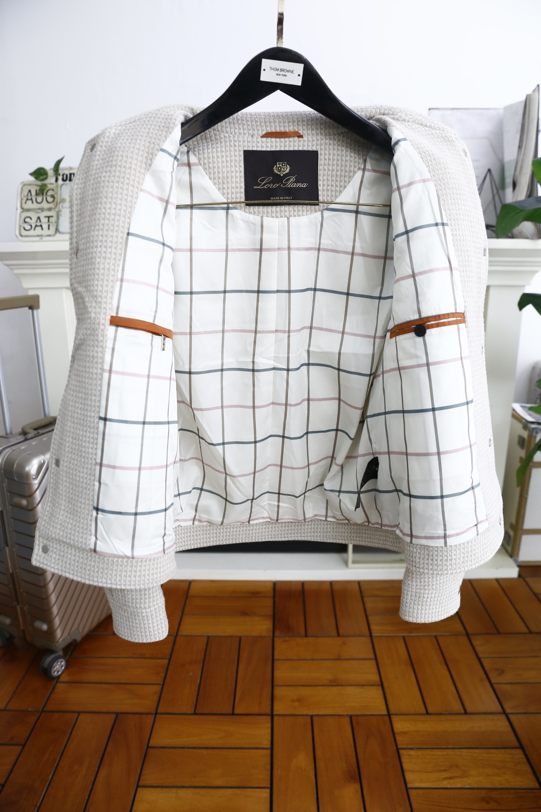 🔥lP🆕.
秋季🆕新款男士外套！奢华经典翻领款式，海外专柜同步 奢华经典品牌元素设计👍高级定制 任何人都