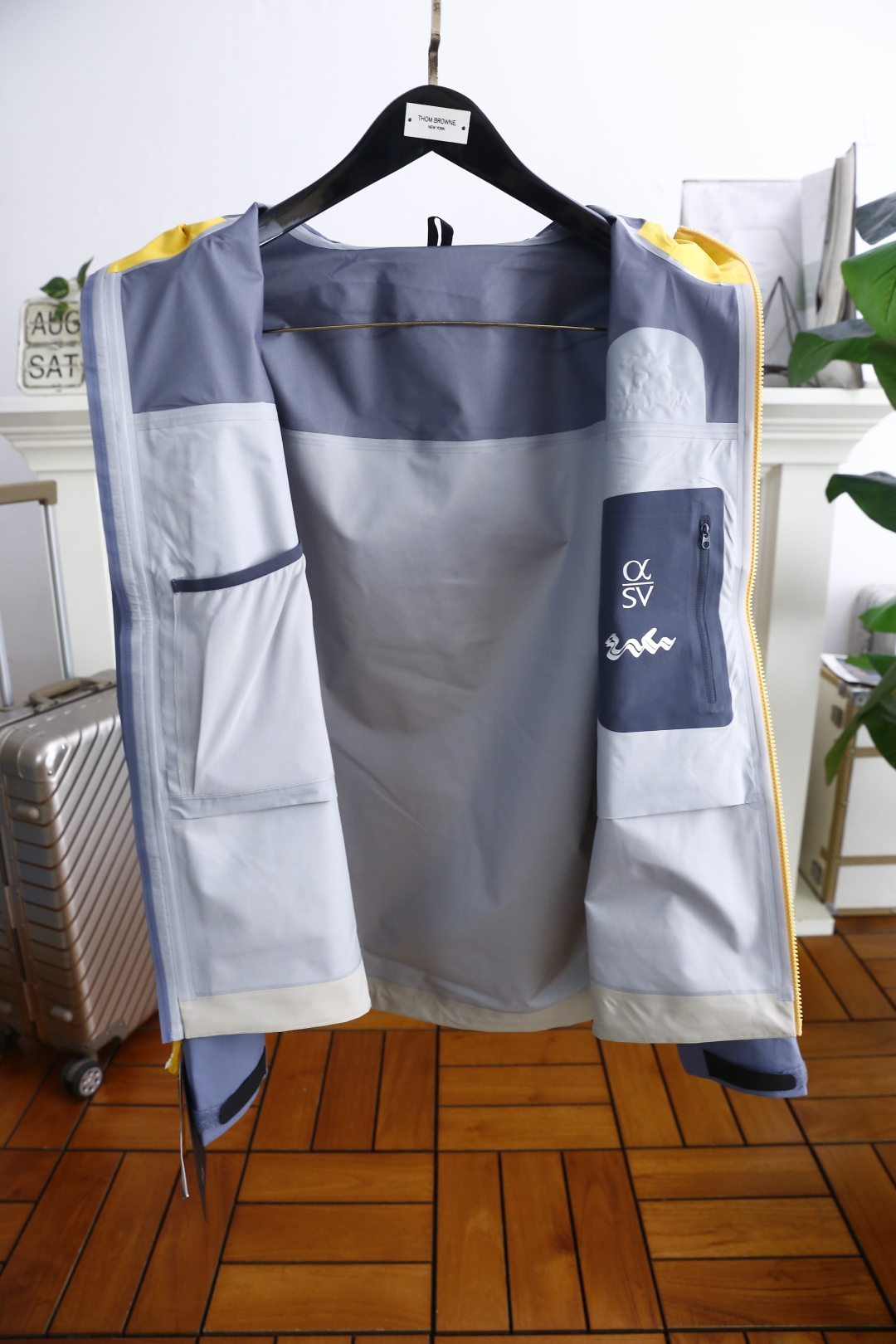 🔥始祖鸟/archaeoPteryx.
26早秋新品🆕时尚百搭男女同款拼色冲锋衣！胸前采用品牌经典LOG