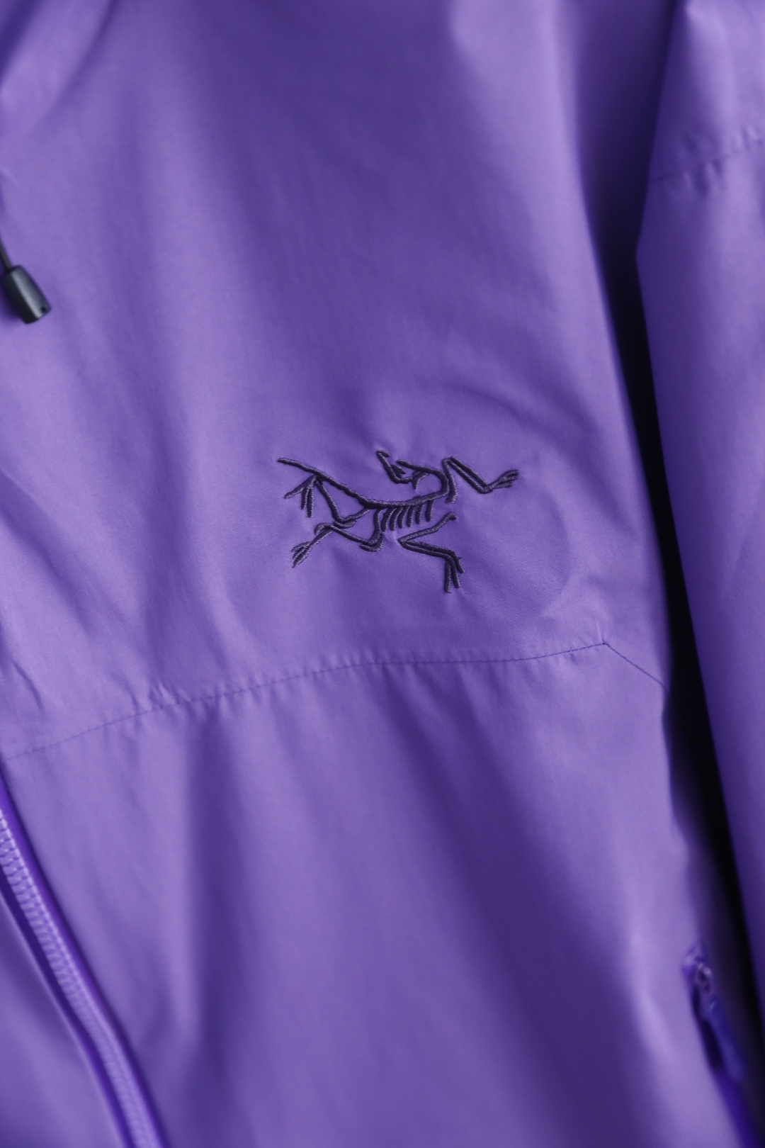 🔥始祖鸟/archaeoPteryx.
26早秋新品🆕时尚百搭男女同款冲锋衣！胸前采用品牌经典LOGO搭