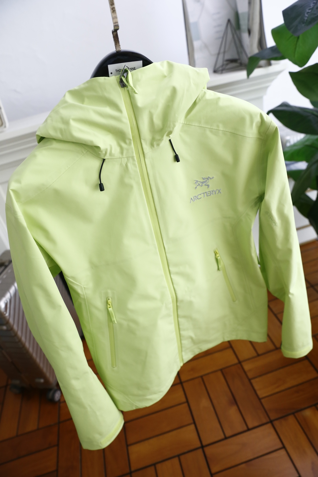 🔥始祖鸟/archaeoPteryx.
26早秋新品🆕时尚百搭男女同款冲锋衣！胸前采用品牌经典LOGO搭