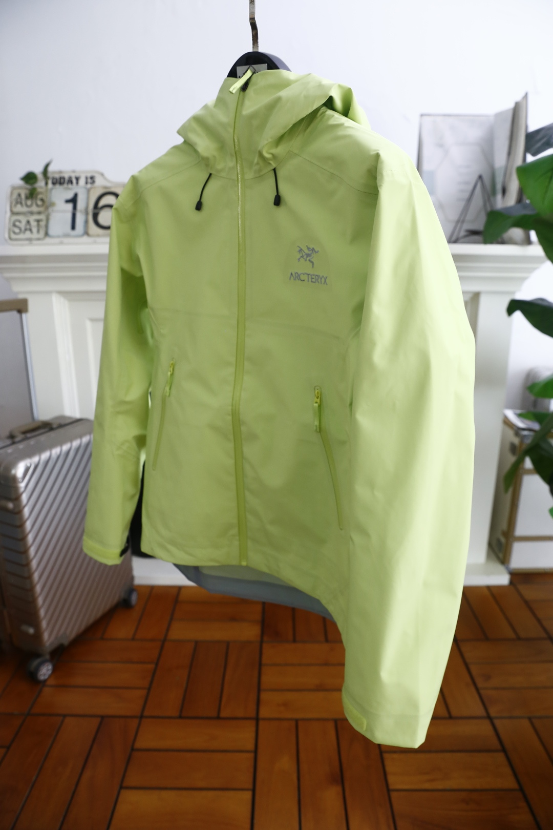 🔥始祖鸟/archaeoPteryx.
26早秋新品🆕时尚百搭男女同款冲锋衣！胸前采用品牌经典LOGO搭