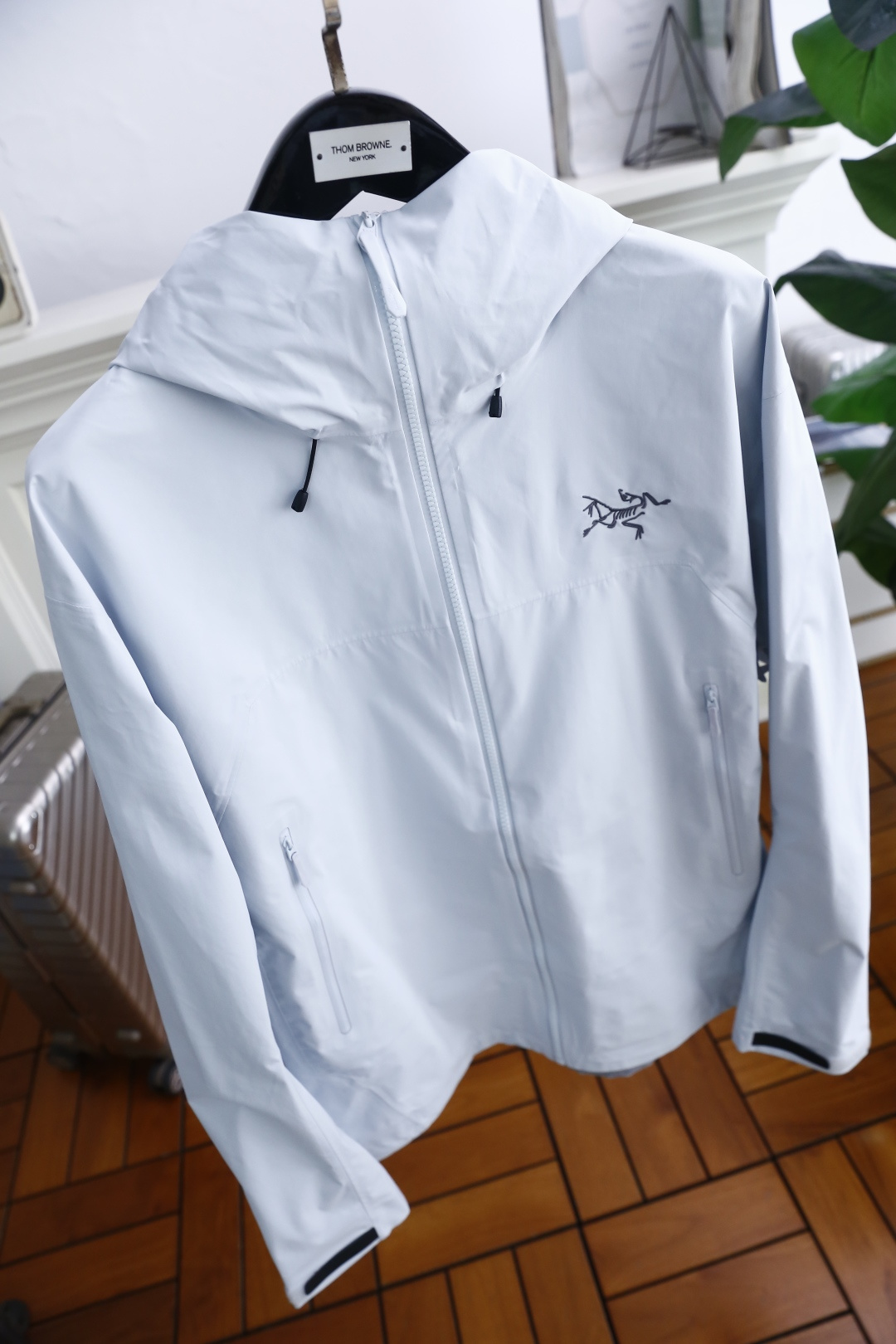 🔥始祖鸟/archaeoPteryx.
26早秋新品🆕时尚百搭男女同款冲锋衣！胸前采用品牌经典LOGO搭