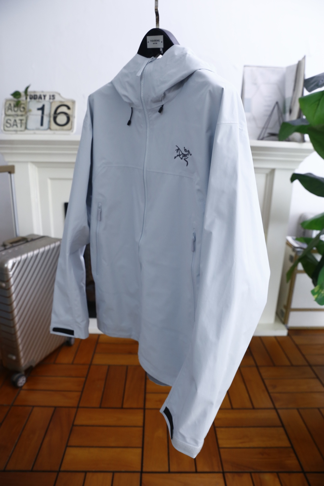 🔥始祖鸟/archaeoPteryx.
26早秋新品🆕时尚百搭男女同款冲锋衣！胸前采用品牌经典LOGO搭