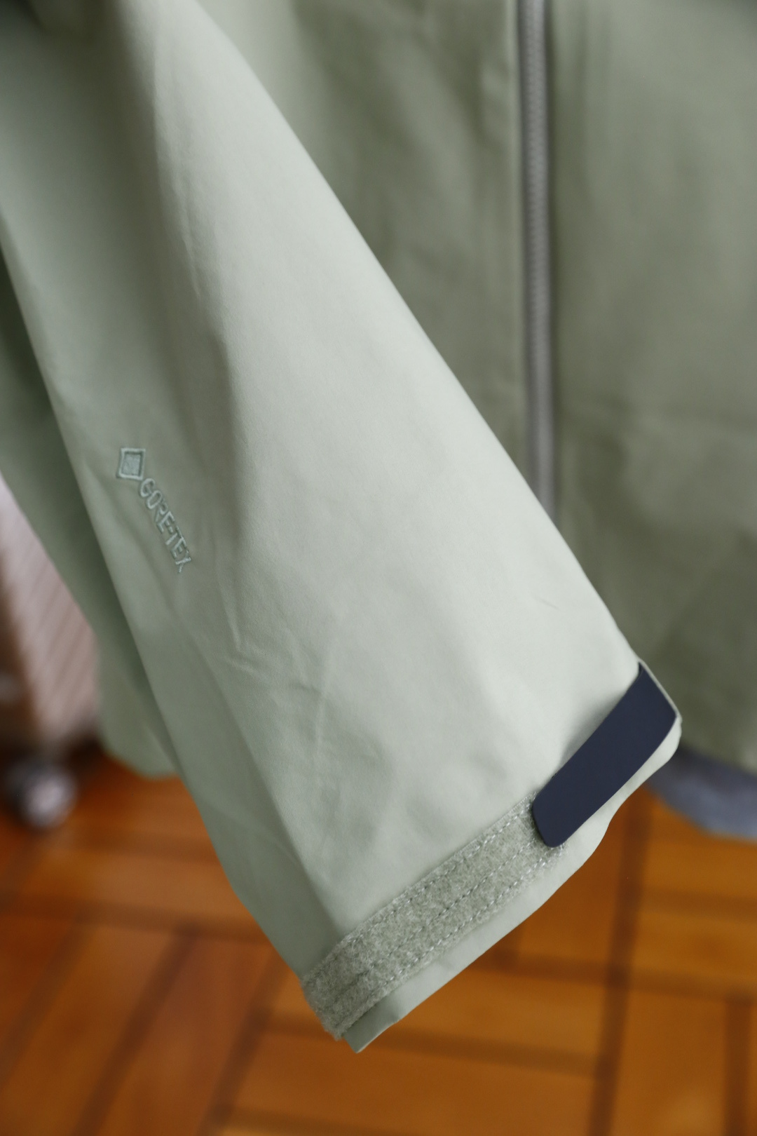 🔥始祖鸟/archaeoPteryx.
26早秋新品🆕时尚百搭男女同款冲锋衣！胸前采用品牌经典LOGO搭