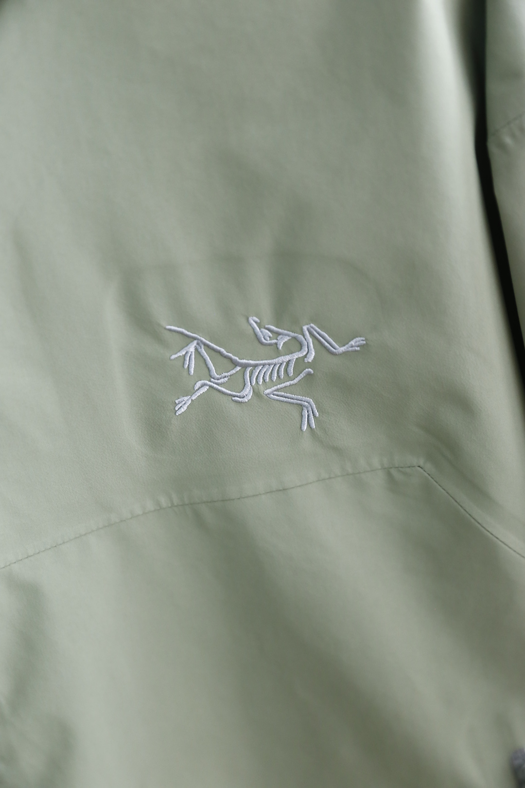 🔥始祖鸟/archaeoPteryx.
26早秋新品🆕时尚百搭男女同款冲锋衣！胸前采用品牌经典LOGO搭