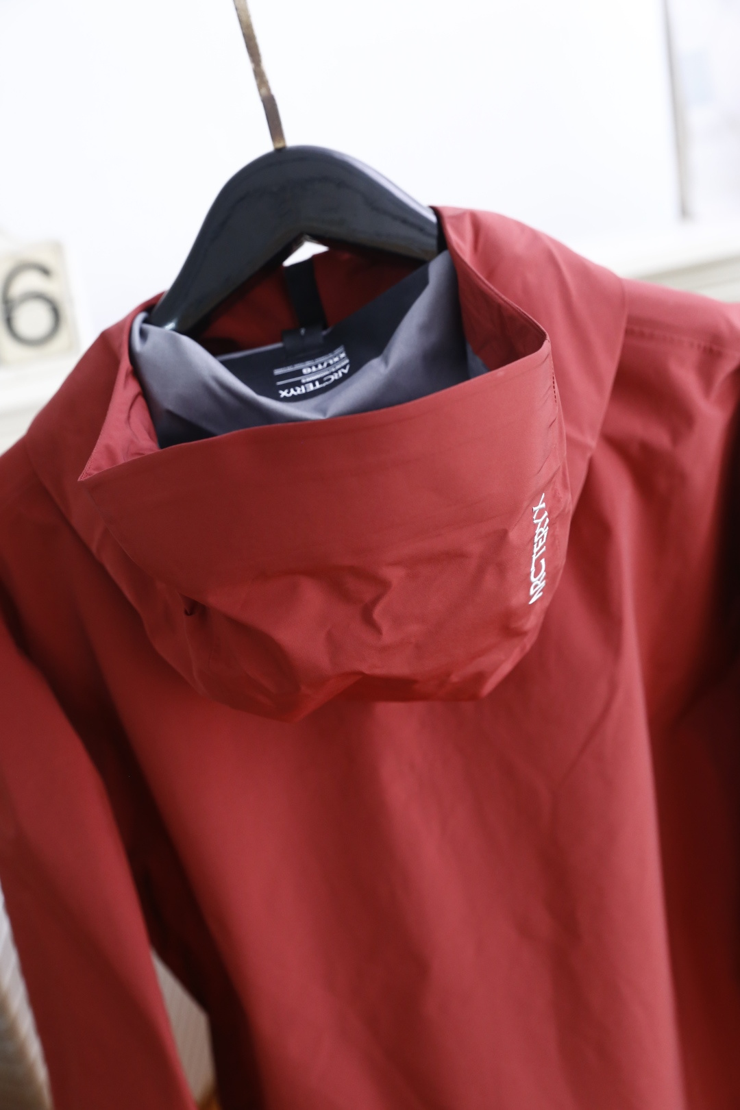 🔥始祖鸟/archaeoPteryx.
26早秋新品🆕时尚百搭男女同款冲锋衣！胸前采用品牌经典LOGO搭