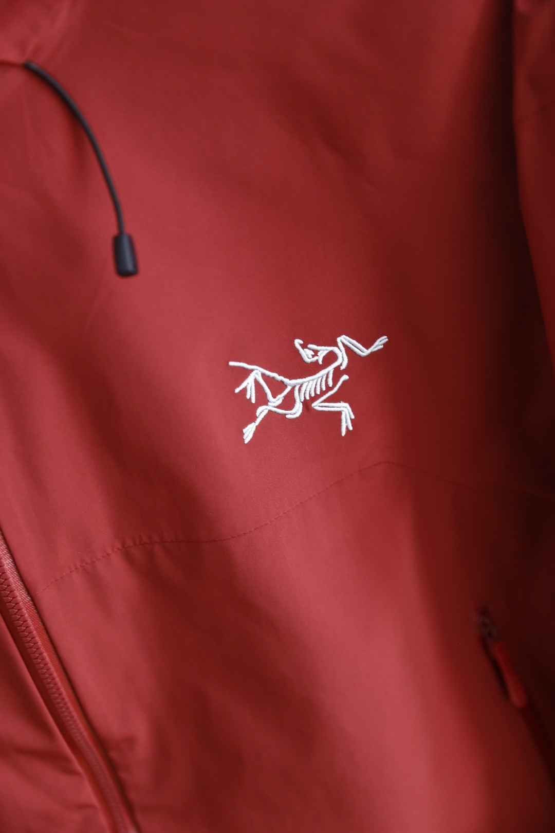 🔥始祖鸟/archaeoPteryx.
26早秋新品🆕时尚百搭男女同款冲锋衣！胸前采用品牌经典LOGO搭