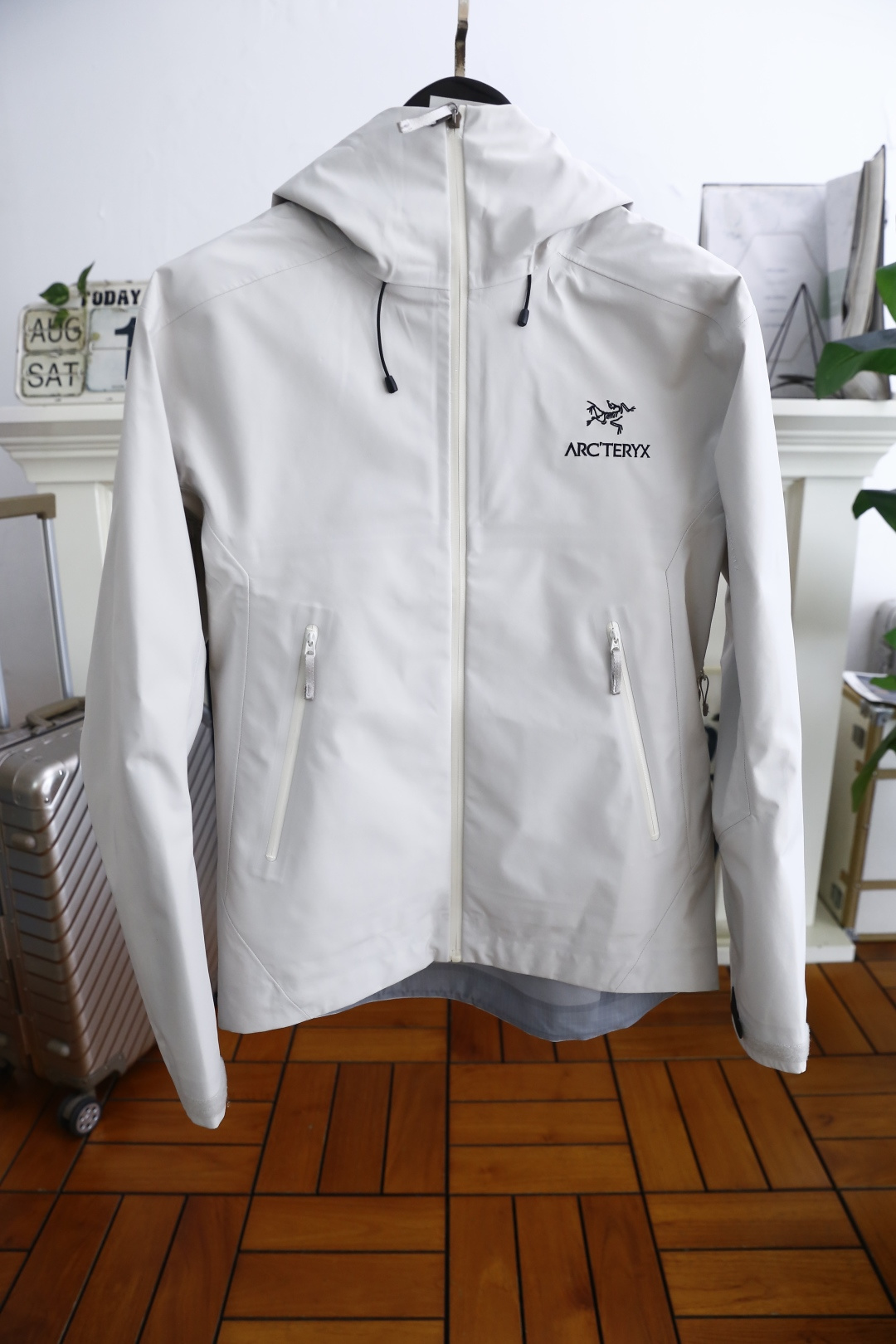 🔥始祖鸟/archaeoPteryx.
26早秋新品🆕时尚百搭男女同款冲锋衣！胸前采用品牌经典LOGO搭