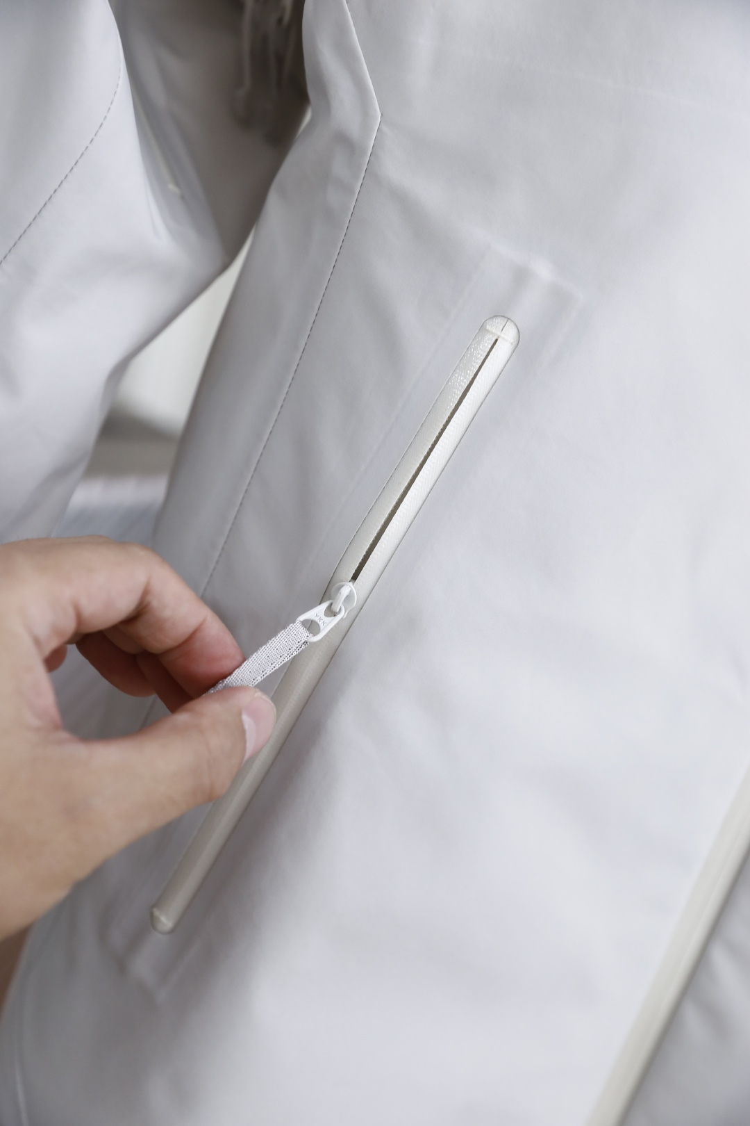 🔥始祖鸟/archaeoPteryx.
26早秋新品🆕时尚百搭男女同款冲锋衣！胸前采用品牌经典LOGO搭