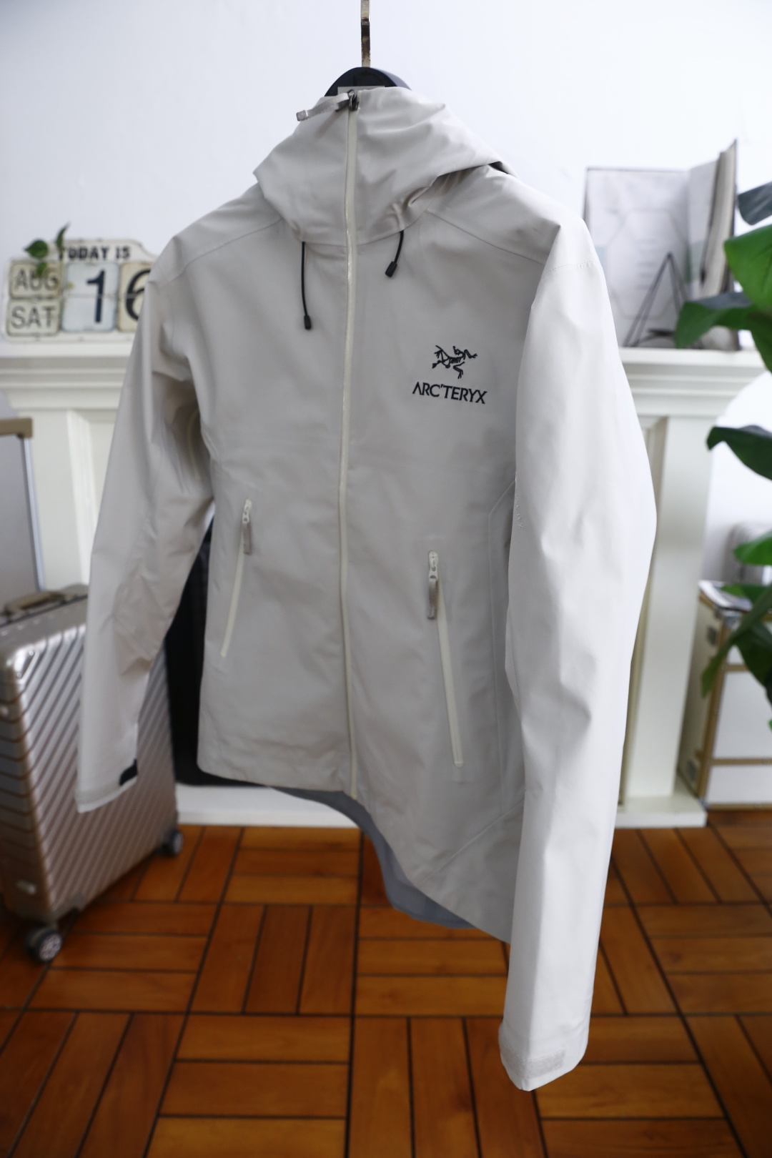 🔥始祖鸟/archaeoPteryx.
26早秋新品🆕时尚百搭男女同款冲锋衣！胸前采用品牌经典LOGO搭