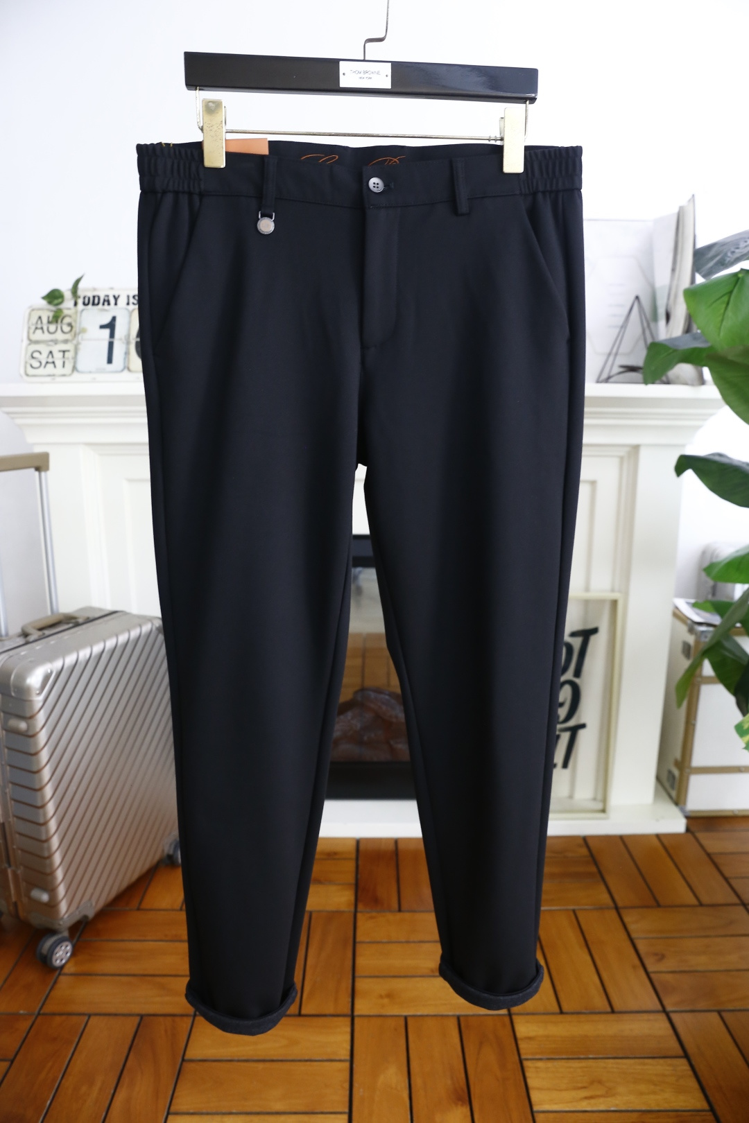 🔥lP🆕.
25早秋新款发布！lP🆕时尚男士百搭松紧腰休闲西裤！奢华品牌经典字母LOGO设计！采用舒适柔