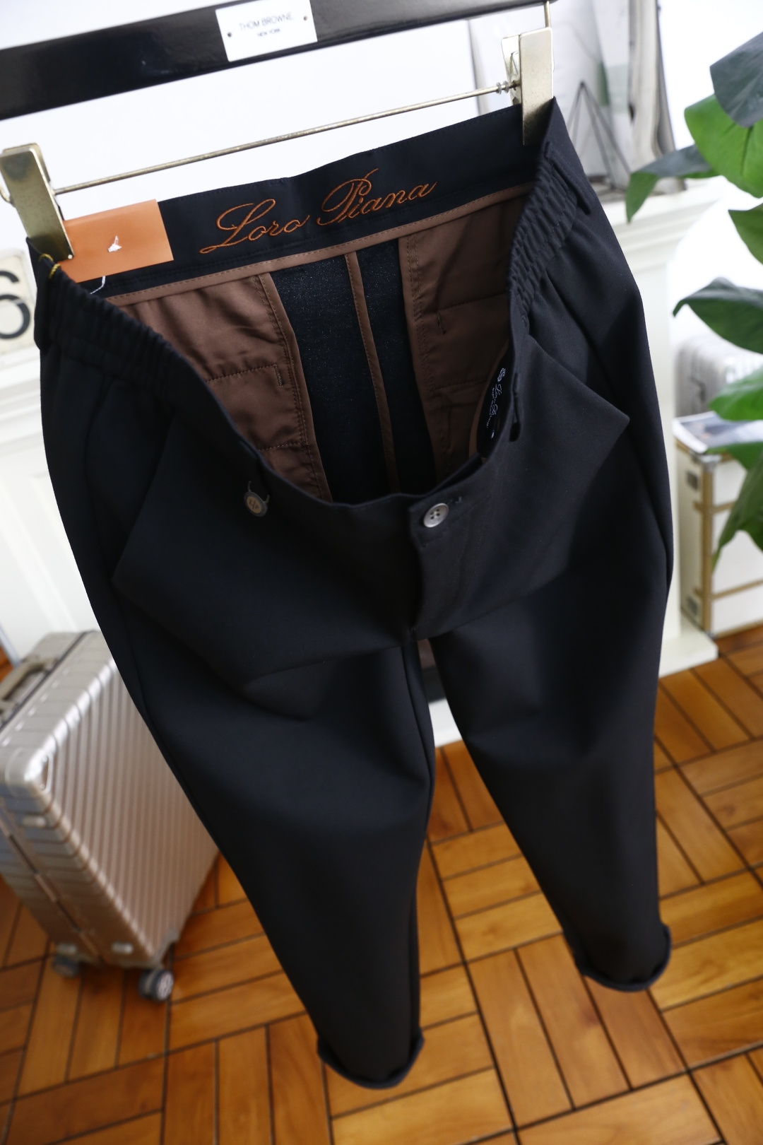 🔥lP🆕.
25早秋新款发布！lP🆕时尚男士百搭松紧腰休闲西裤！奢华品牌经典字母LOGO设计！采用舒适柔