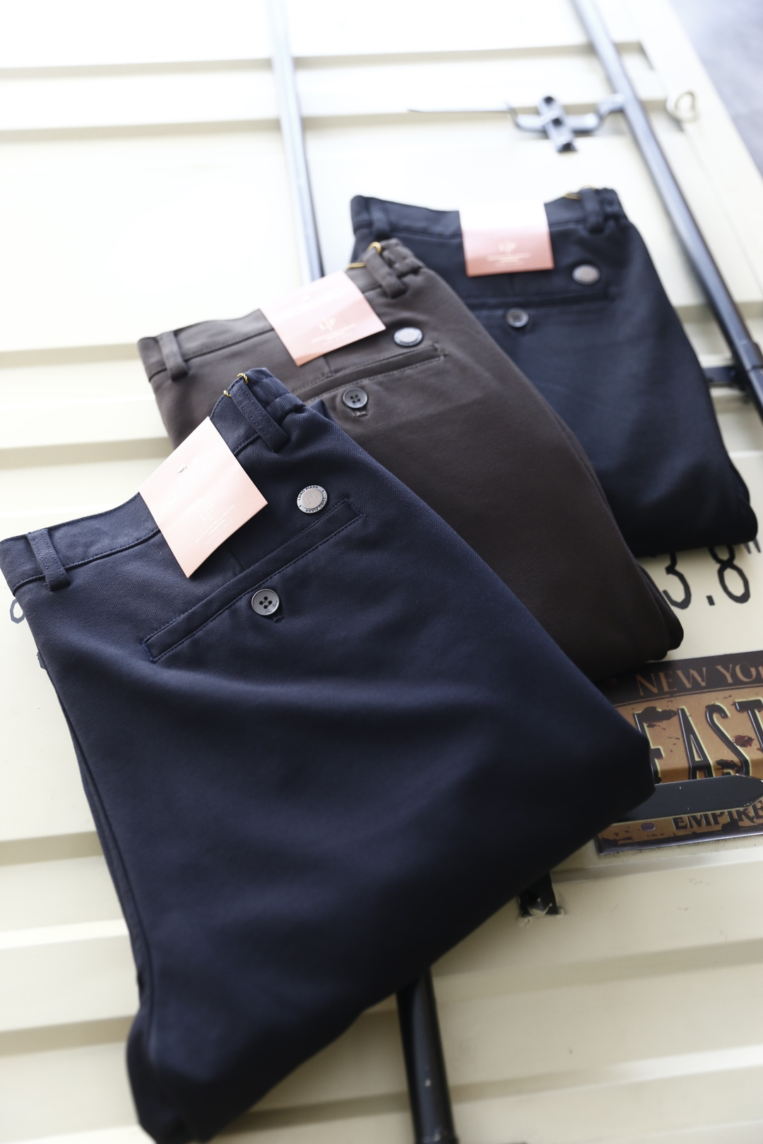 🔥lP🆕.
25早秋新款发布！lP🆕时尚男士百搭松紧腰休闲西裤！奢华品牌经典字母LOGO设计！采用舒适柔