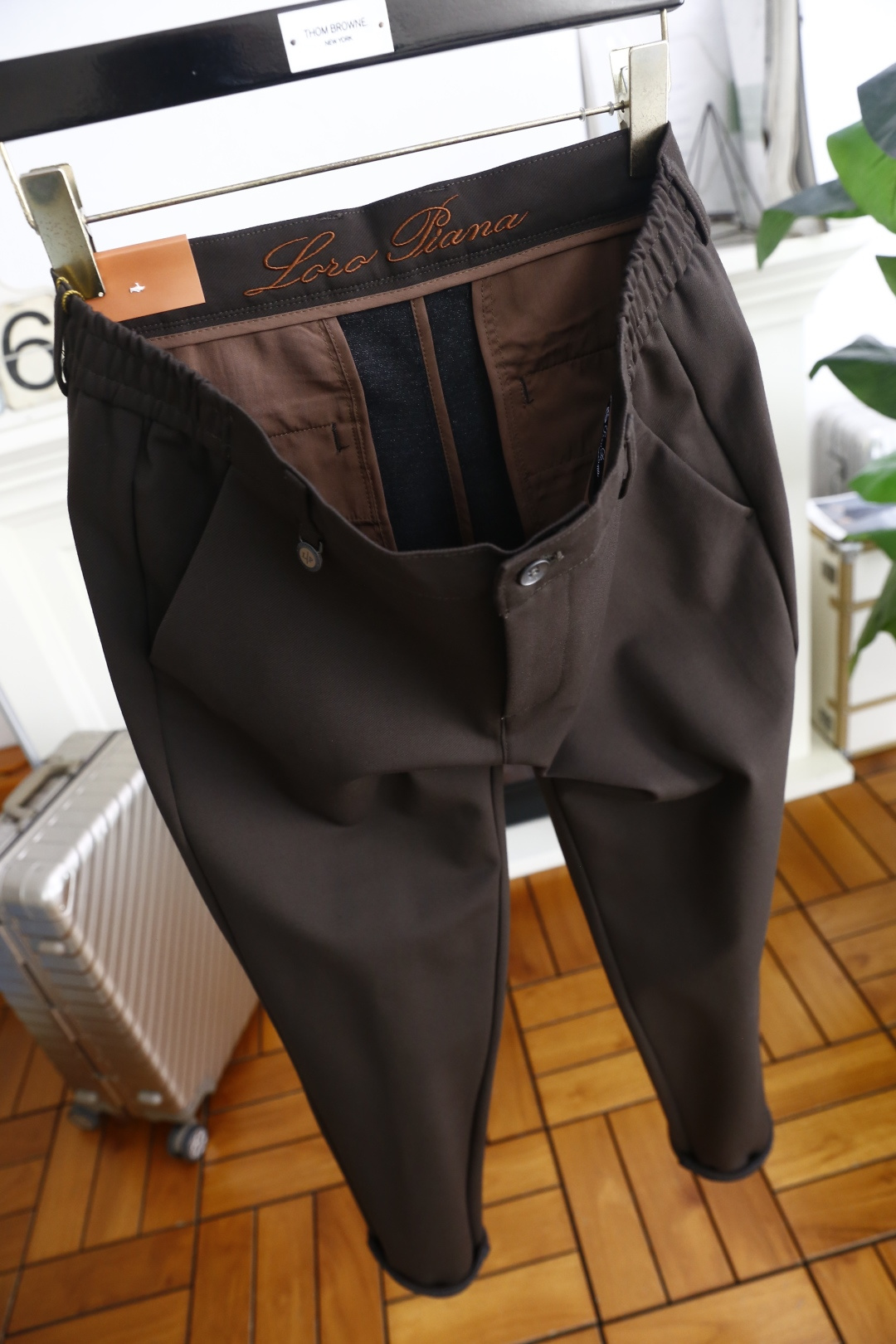 🔥lP🆕.
25早秋新款发布！lP🆕时尚男士百搭松紧腰休闲西裤！奢华品牌经典字母LOGO设计！采用舒适柔