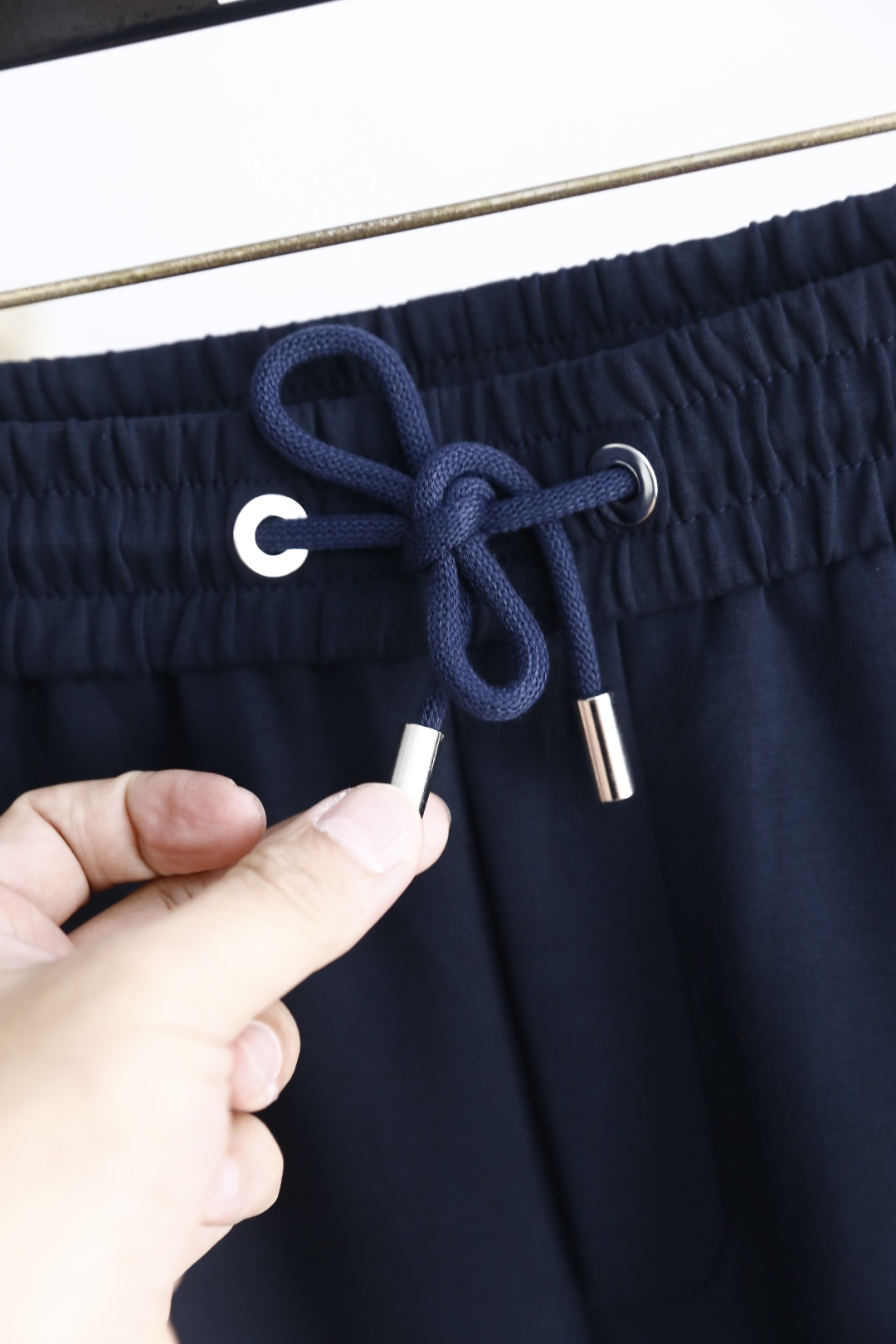 🔥蒙口/Mo*cler.
26早秋时尚新品男士休闲裤！采用进口舒适透气面料，奢华品牌经典字母图案设计 上