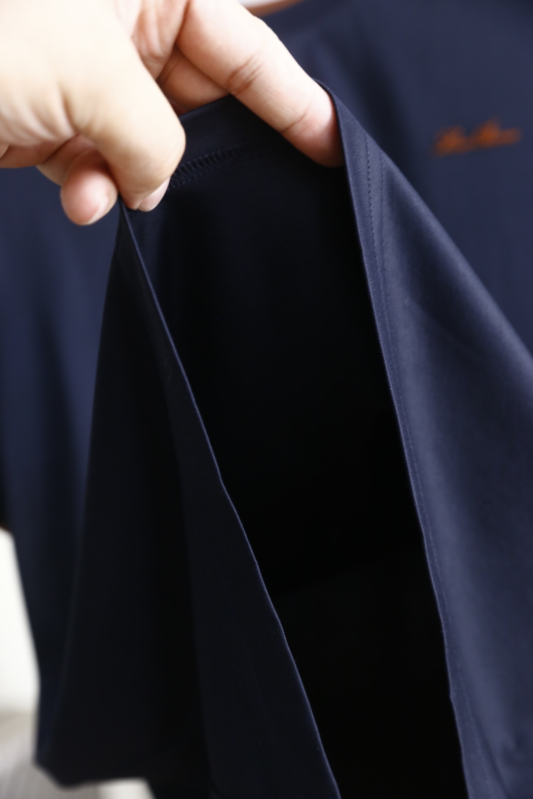 🔥lP🆕.
2025夏季时尚圆领短袖👍高级定制百搭款式！更有实用感 任何人都可以轻松驾驭 采用经典双丝光