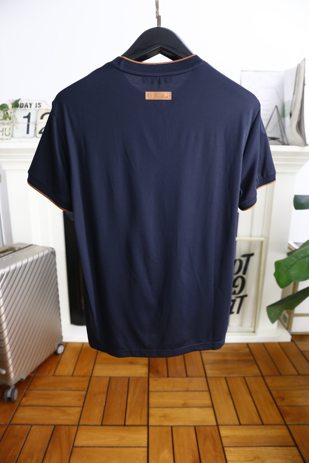 🔥lP🆕.
2025夏季时尚圆领短袖👍高级定制百搭款式！更有实用感 任何人都可以轻松驾驭 采用经典双丝光