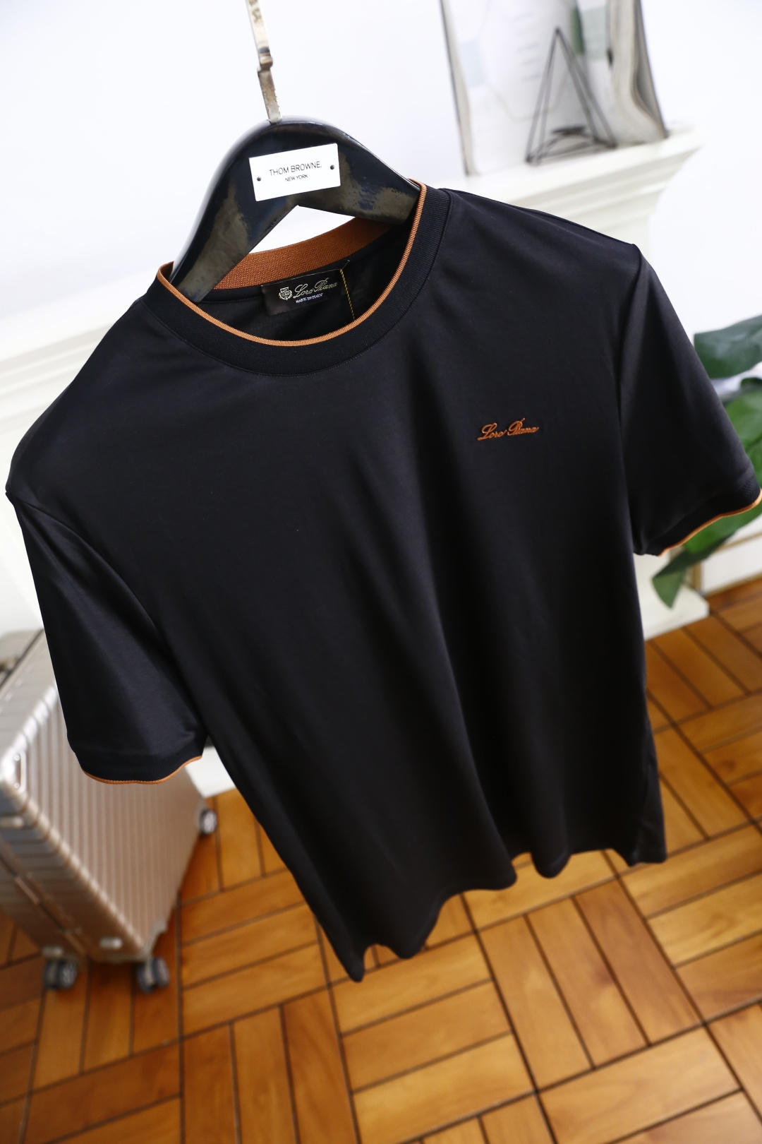 🔥lP🆕.
2025夏季时尚圆领短袖👍高级定制百搭款式！更有实用感 任何人都可以轻松驾驭 采用经典双丝光