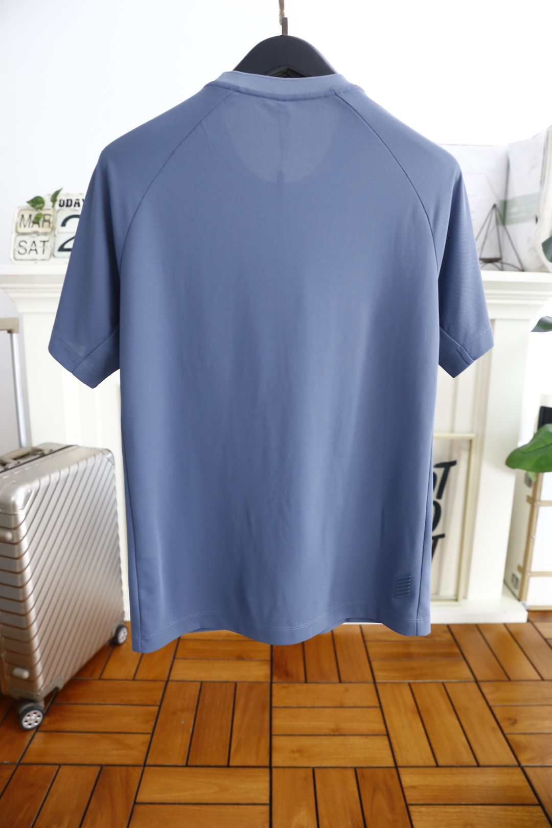 🔥迪桑特.
2025夏季男士短袖上市🍃重磅级尤物单品，新形态雅痞风格👍🏻高街混搭腔调有味，吸睛有力之作。