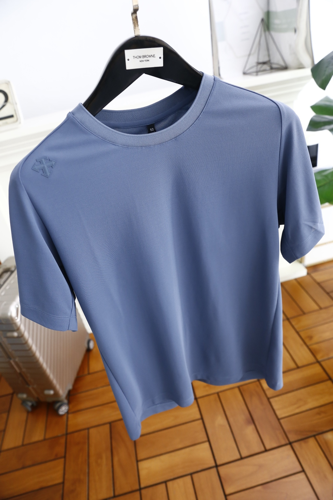 🔥迪桑特.
2025夏季男士短袖上市🍃重磅级尤物单品，新形态雅痞风格👍🏻高街混搭腔调有味，吸睛有力之作。