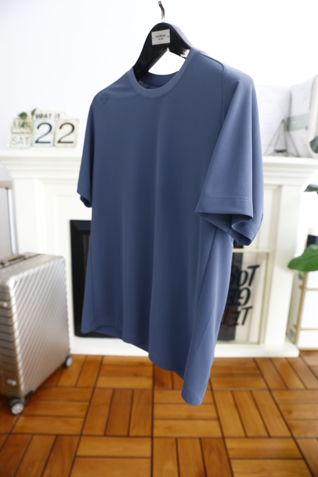 🔥迪桑特.
2025夏季男士短袖上市🍃重磅级尤物单品，新形态雅痞风格👍🏻高街混搭腔调有味，吸睛有力之作。