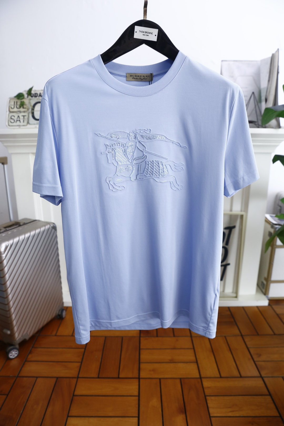 🔥巴宝丽/Burbe*ry.
25Bur夏季男士圆领短袖🍃经典圆领设计！胸前品牌战马LOGO标识标注👍🏼