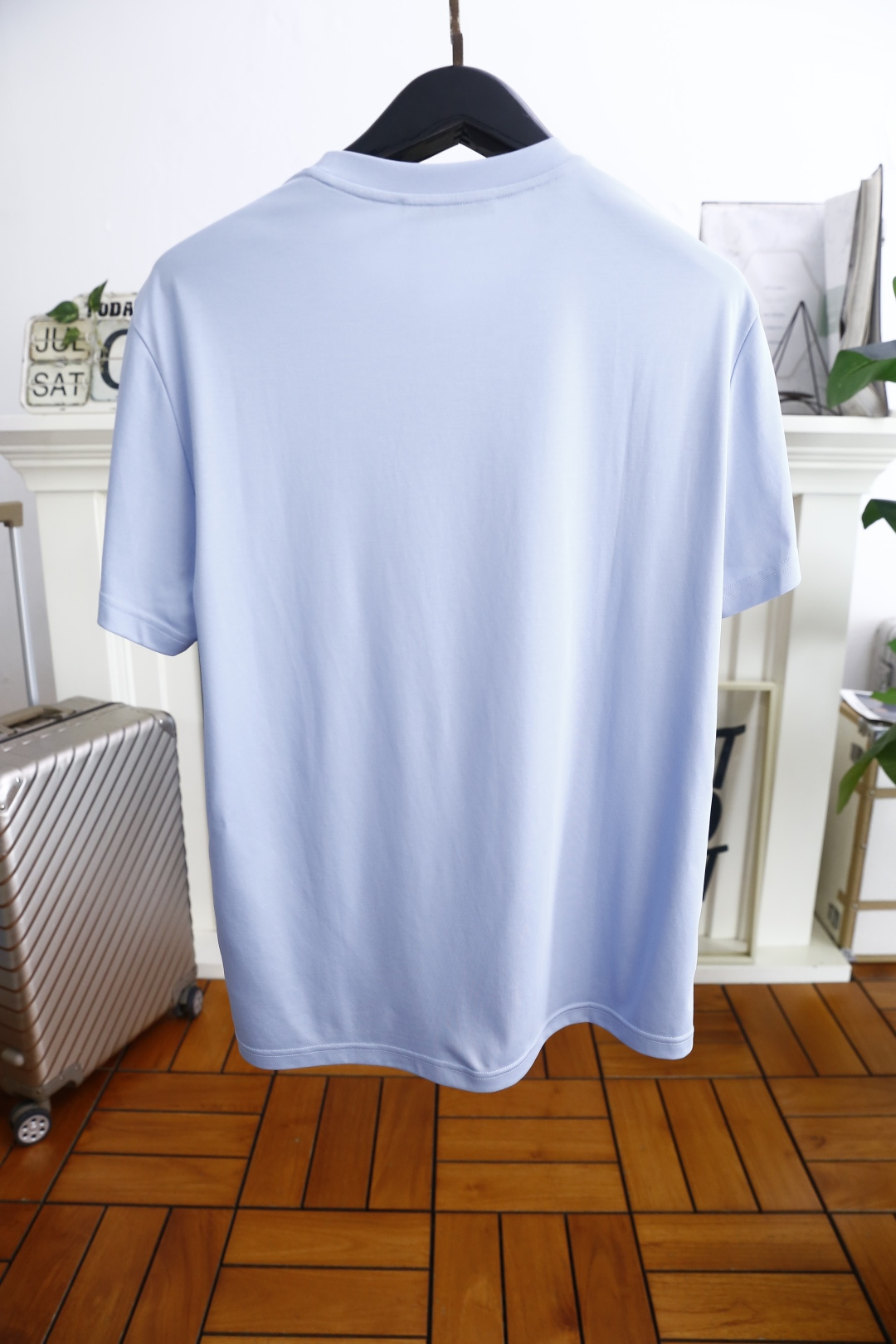 🔥巴宝丽/Burbe*ry.
25Bur夏季男士圆领短袖🍃经典圆领设计！胸前品牌战马LOGO标识标注👍🏼