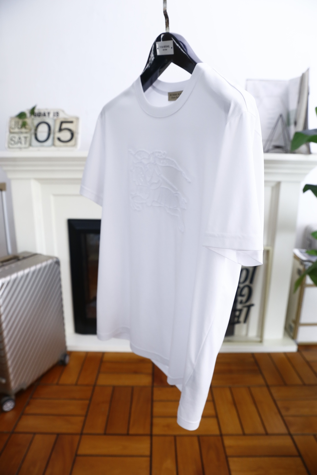 🔥巴宝丽/Burbe*ry.
25Bur夏季男士圆领短袖🍃经典圆领设计！胸前品牌战马LOGO标识标注👍🏼