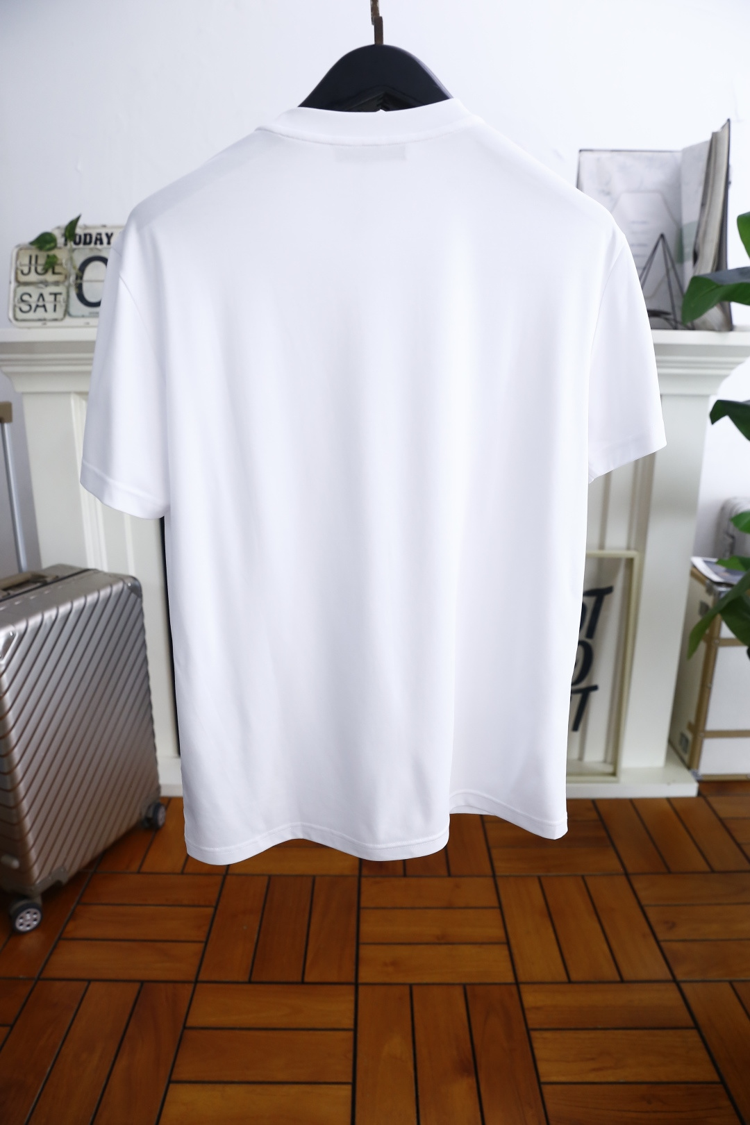 🔥巴宝丽/Burbe*ry.
25Bur夏季男士圆领短袖🍃经典圆领设计！胸前品牌战马LOGO标识标注👍🏼