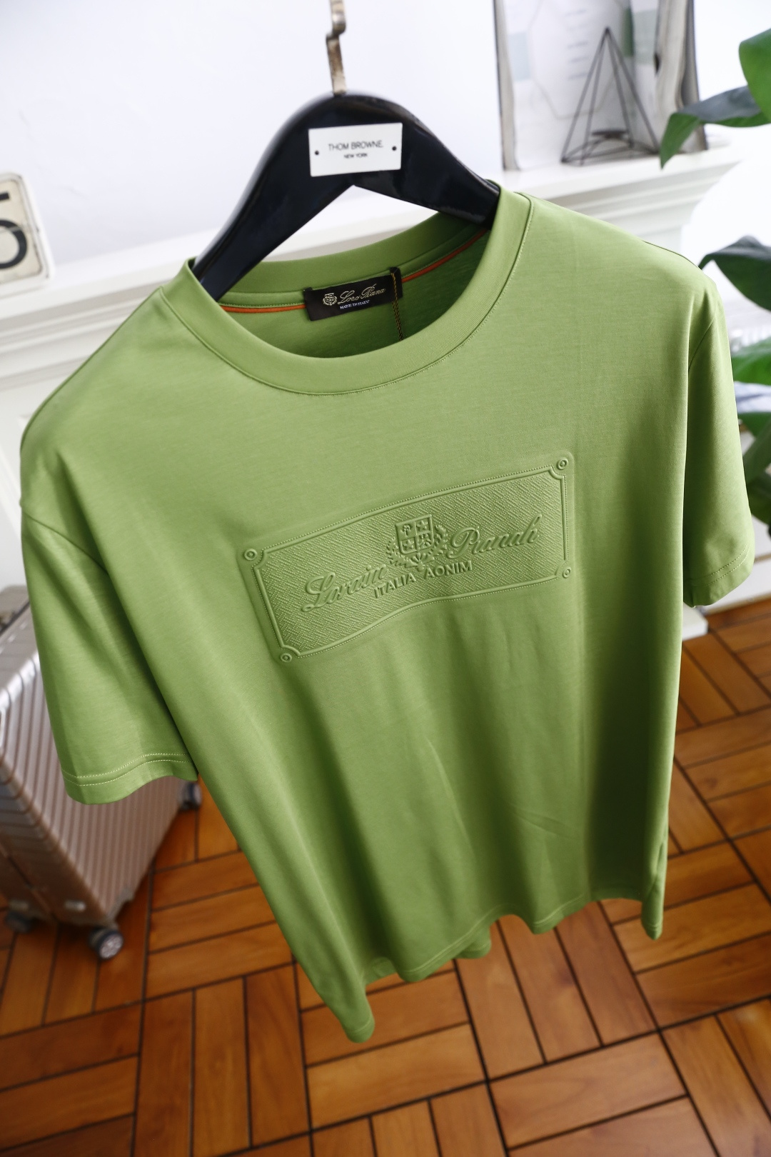 🔥lP🆕.
2025夏季时尚圆领短袖👍高级定制百搭款式！更有实用感 任何人都可以轻松驾驭 采用经典舒适透