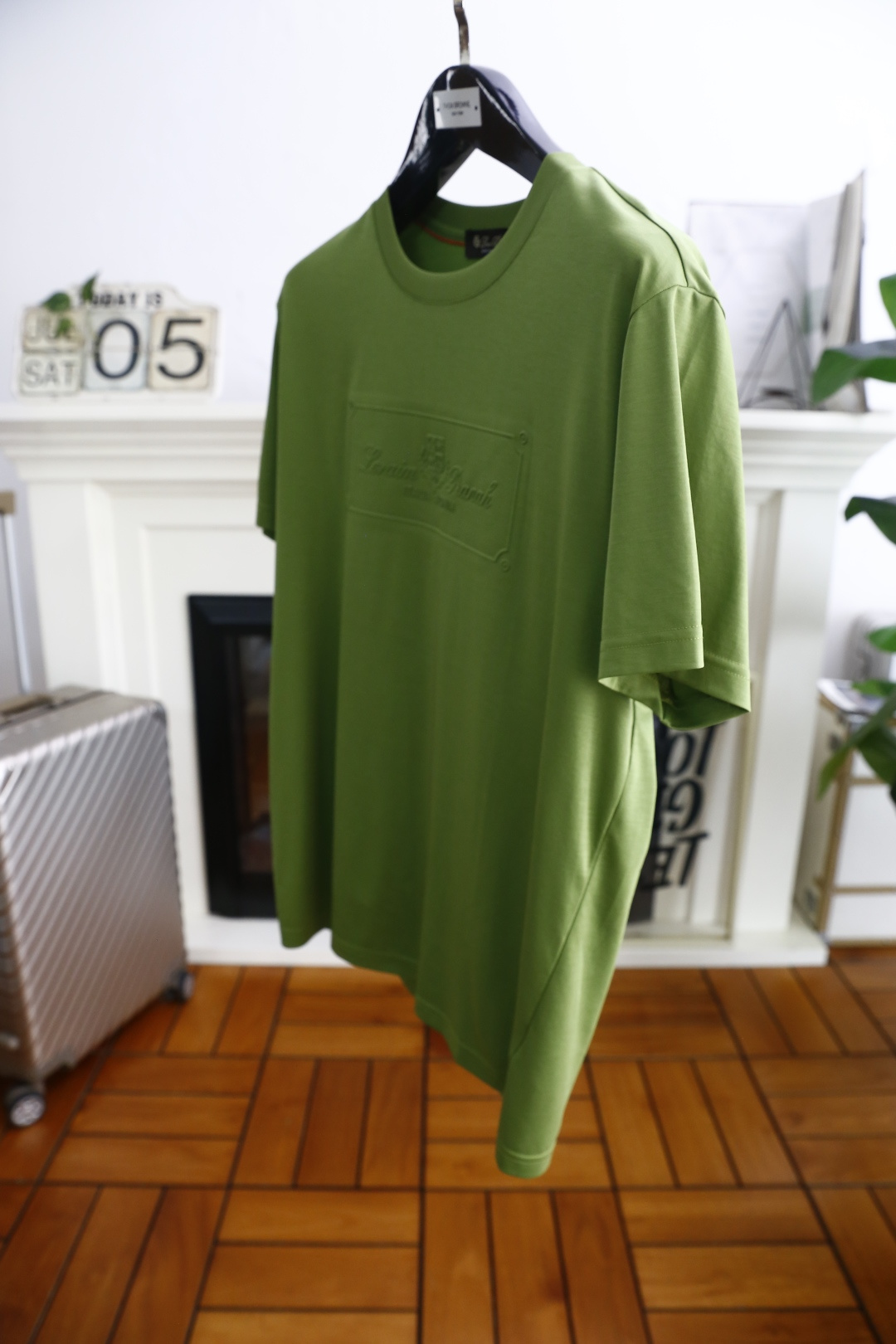 🔥lP🆕.
2025夏季时尚圆领短袖👍高级定制百搭款式！更有实用感 任何人都可以轻松驾驭 采用经典舒适透