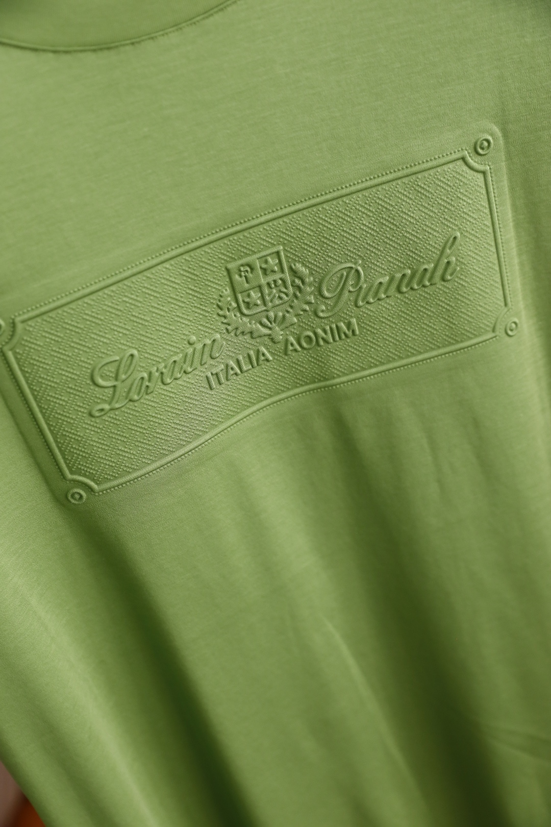 🔥lP🆕.
2025夏季时尚圆领短袖👍高级定制百搭款式！更有实用感 任何人都可以轻松驾驭 采用经典舒适透