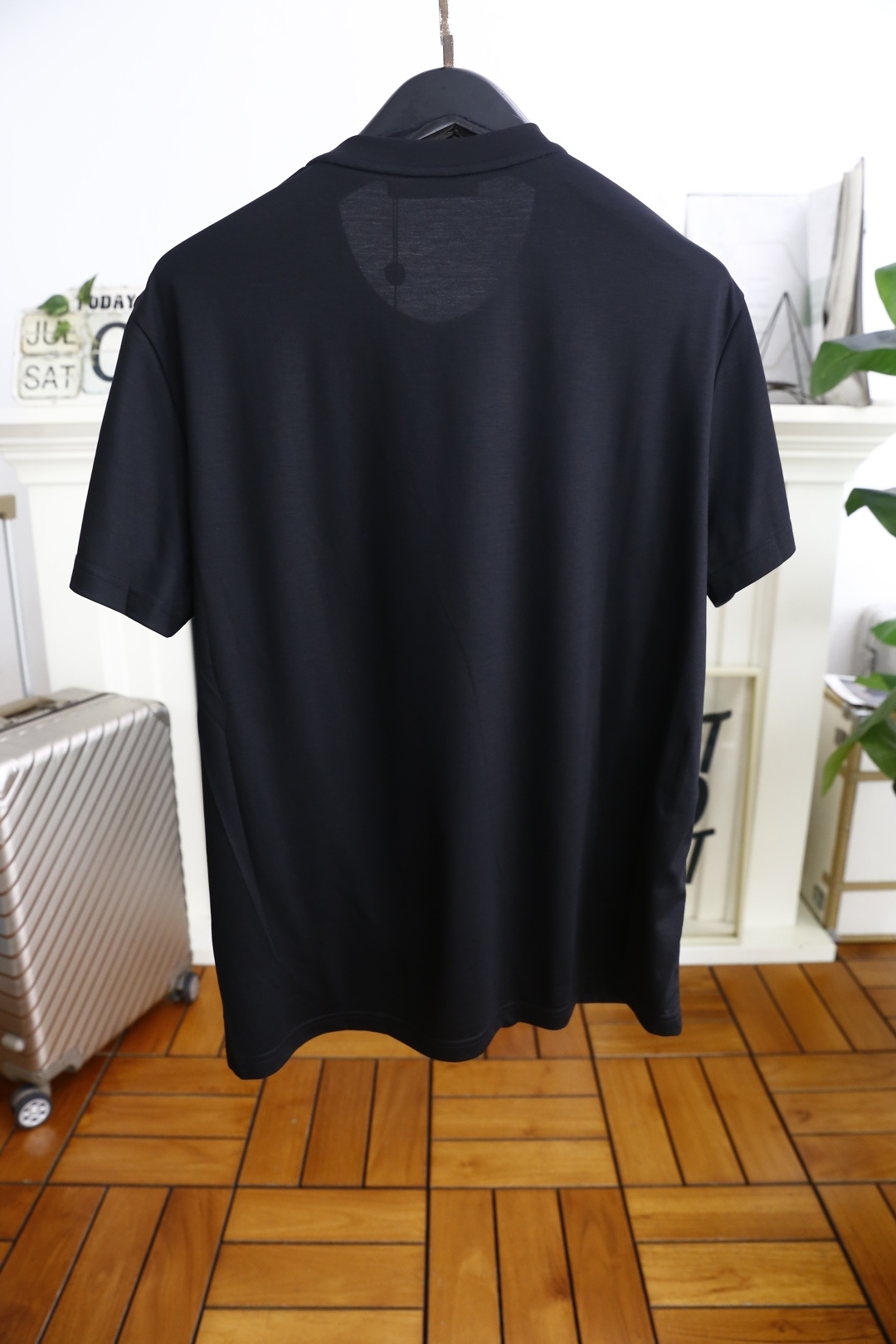 🔥lP🆕.
2025夏季时尚圆领短袖👍高级定制百搭款式！更有实用感 任何人都可以轻松驾驭 采用经典舒适透