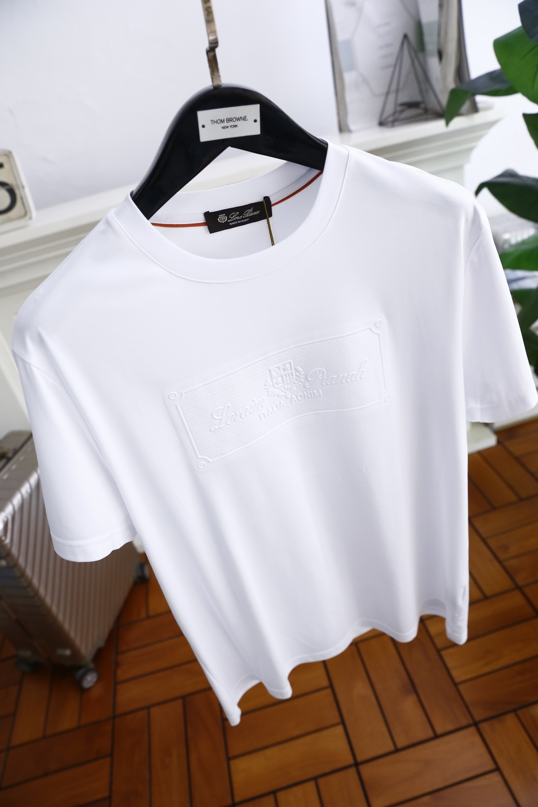 🔥lP🆕.
2025夏季时尚圆领短袖👍高级定制百搭款式！更有实用感 任何人都可以轻松驾驭 采用经典舒适透