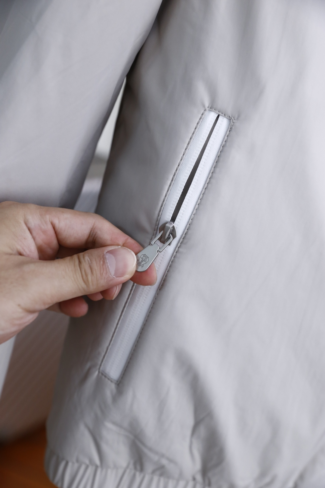 🔥Brunello Cucinelli.
26秋季新款男士时尚薄款棉服！采用进口华纤料含薄棉🔥欧洲米兰走