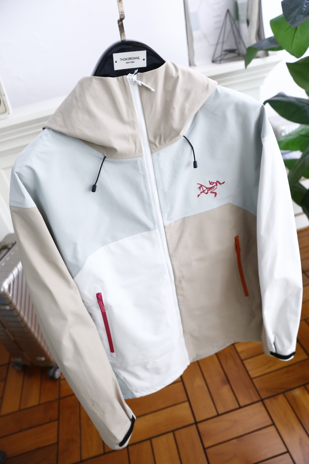 🔥始祖鸟/archaeoPteryx.
26秋季新品！外出登山必入手款👍时尚百搭男女同款拼色冲锋衣！胸前