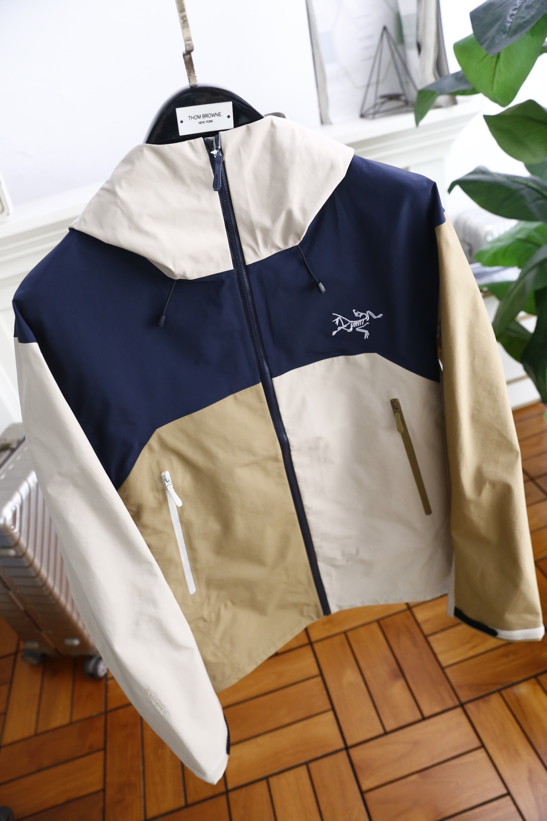 🔥始祖鸟/archaeoPteryx.
26秋季新品！外出登山必入手款👍时尚百搭男女同款拼色冲锋衣！胸前